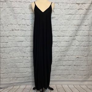 ELAN Black Sleeveless Side Pockets Maxi Dress
